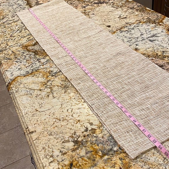 TABLE RUNNER - Picture 5 of 6